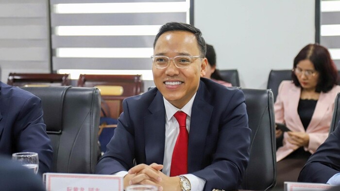 Thứ trưởng Bộ Công Thương Nguyễn Hoàng Long tiếp và làm việc với  Phó Thị trưởng thành phố Trùng Khánh, Trung Quốc