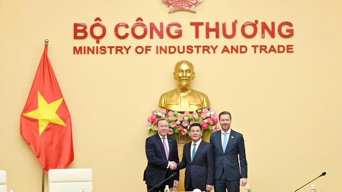 Bộ trưởng Nguyễn Hồng Diên làm việc với Đoàn đại diện cấp cao Hội đồng doanh nghiệp Châu Âu - ASEAN