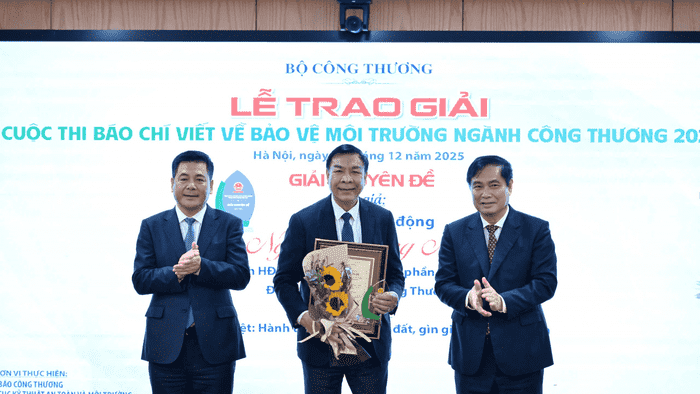 Trao giải cuộc thi Báo chí viết về bảo vệ môi trường ngành Công Thương 2025