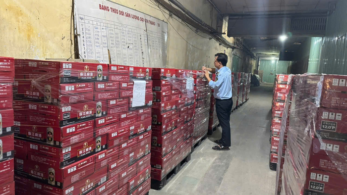 Phát hiện hơn 3.200 thùng bia ngoại không rõ nguồn gốc tại TP. Hồ Chí Minh