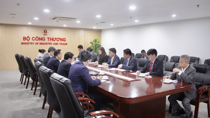 Thứ trưởng Bộ Công Thương Nguyễn Hoàng Long làm việc với Tập đoàn Doosan Enerbility