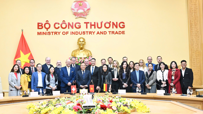 Thứ trưởng Nguyễn Hoàng Long tiếp đoàn doanh nghiệp cấp cao Thụy Sĩ - châu Âu