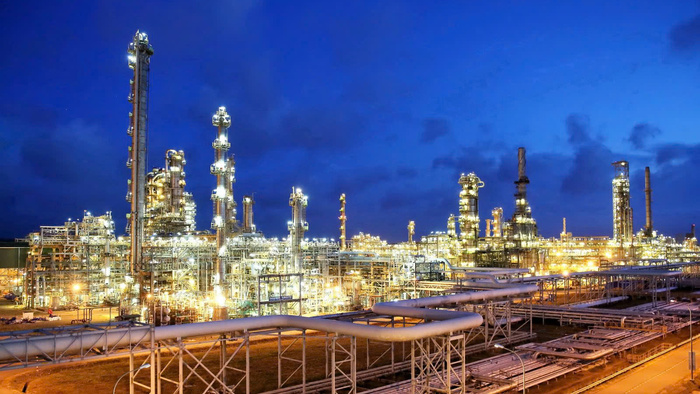 Việt Nam giữ vững phòng tuyến xăng dầu giữa cơn bão giá khu vực và thế giới