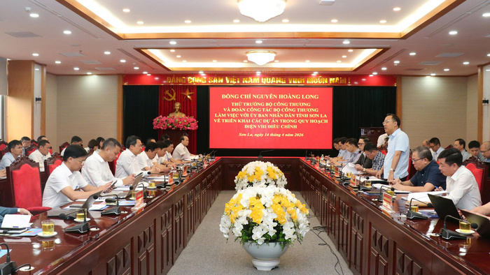 Thứ trưởng Nguyễn Hoàng Long làm việc với tỉnh Sơn La, thúc đẩy các dự án trong Quy hoạch điện VIII điều chỉnh