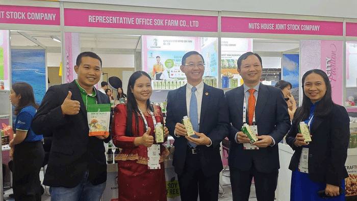 Việt Nam tiếp tục duy trì vị trí đối tác thương mại thứ 10 của Singapore