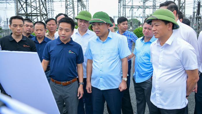 Thứ trưởng Nguyễn Hoàng Long kiểm tra một số dự án nguồn và lưới điện tại Ninh Bình