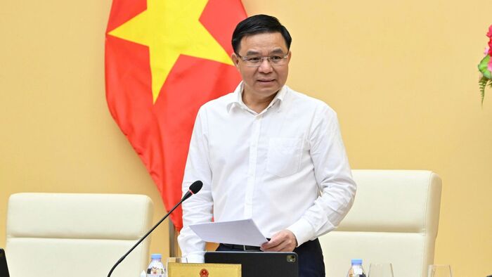 Bộ trưởng Bộ Công Thương Lê Mạnh Hùng làm việc với Cục Thương mại điện tử và Kinh tế số