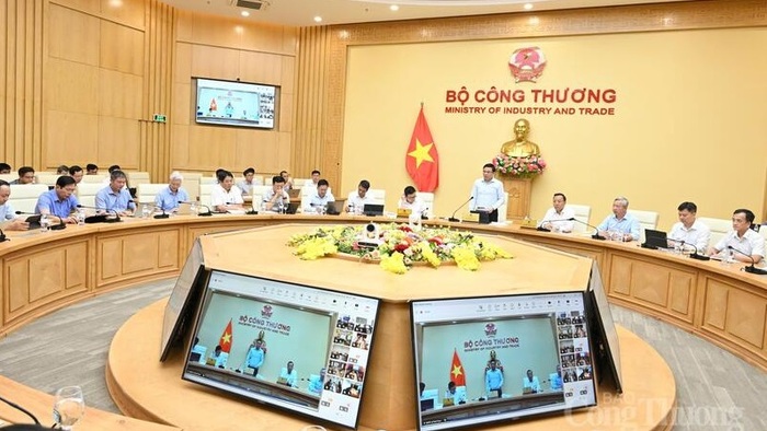 Bộ trưởng Lê Mạnh Hùng chủ trì hội nghị với các tập đoàn, tổng công ty năng lượng, địa phương về đảm bảo cung cấp điện