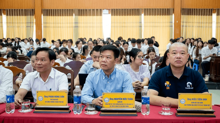 Tăng cường năng lực thương mại điện tử cho sinh viên, thanh niên Huế