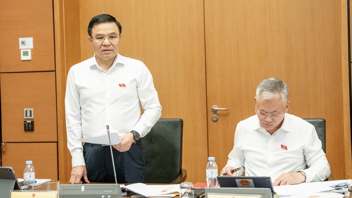 Bộ trưởng Bộ Công Thương Lê Mạnh Hùng giải đáp nhiều nội dung tại phiên thảo luận Tổ về dự án Luật Dầu khí (sửa đổi)