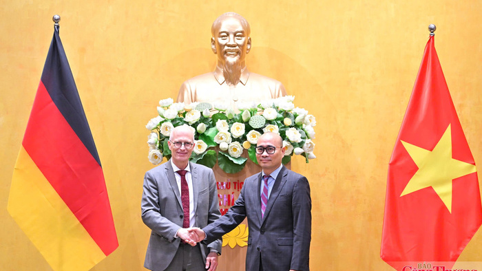 Thứ trưởng Lương Hoàng Thái tiếp Thị trưởng thành phố Hamburg, Cộng hòa Liên bang Đức
