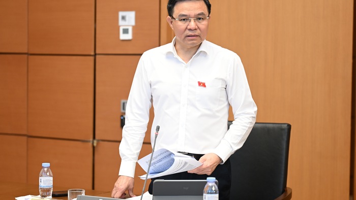 Bộ trưởng Lê Mạnh Hùng làm rõ một số vấn đề lớn của các dự án luật trong lĩnh vực Công Thương