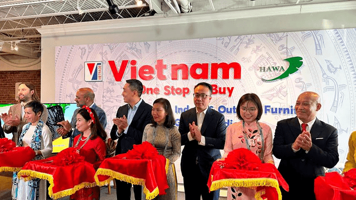 Tuần lễ Thương hiệu quốc gia Việt Nam và Khu gian hàng Việt Nam tại Hội chợ triển lãm đồ gỗ và nội ngoại thất High Point Market, Hoa Kỳ