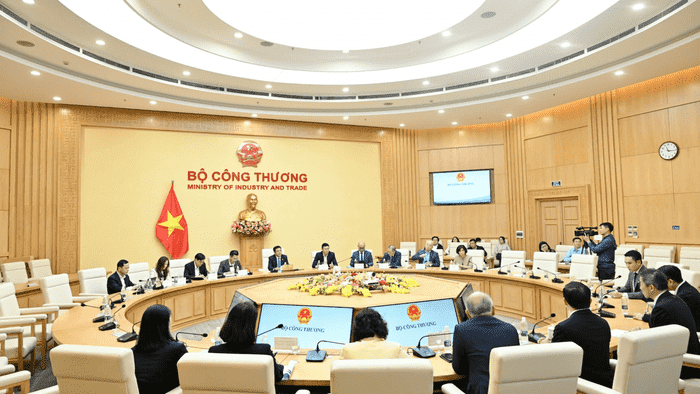 Bộ trưởng Nguyễn Hồng Diên làm việc với Tập đoàn ThaiBev