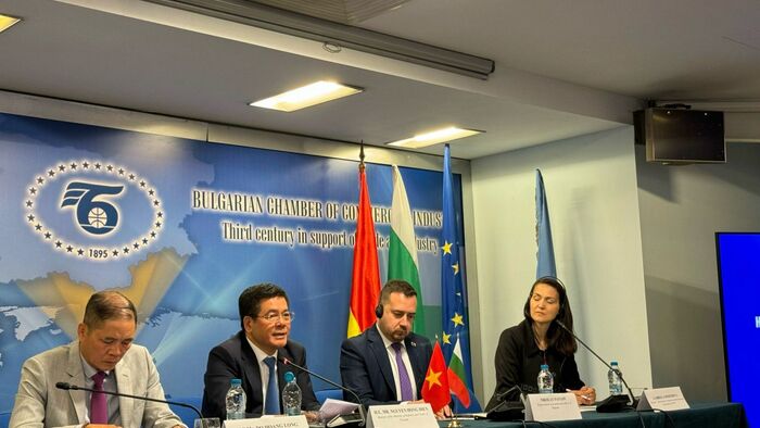 Bộ trưởng Nguyễn Hồng Diên chủ trì Tọa đàm Hợp tác thương mại và đầu tư Việt Nam - Bulgaria