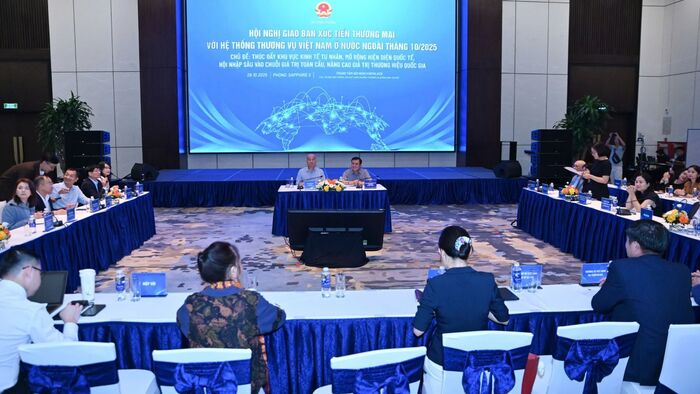 Hội nghị giao ban xúc tiến thương mại với hệ thống thương vụ Việt Nam ở nước ngoài: Thúc đẩy khu vực kinh tế tư nhân hội nhập sâu rộng