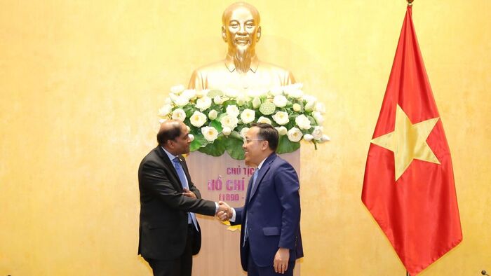 Thứ trưởng Bộ Công Thương Nguyễn Hoàng Long tiếp xã giao Đại sứ đặc mệnh toàn quyền Cộng hoà Singapore tại Việt Nam