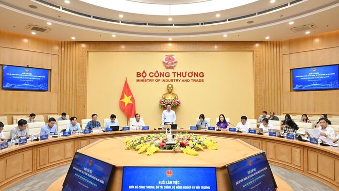 Bộ Công Thương làm việc với Bộ Tài chính, Bộ Nông nghiệp và Môi trường thúc đẩy xuất khẩu tăng trưởng hai con số