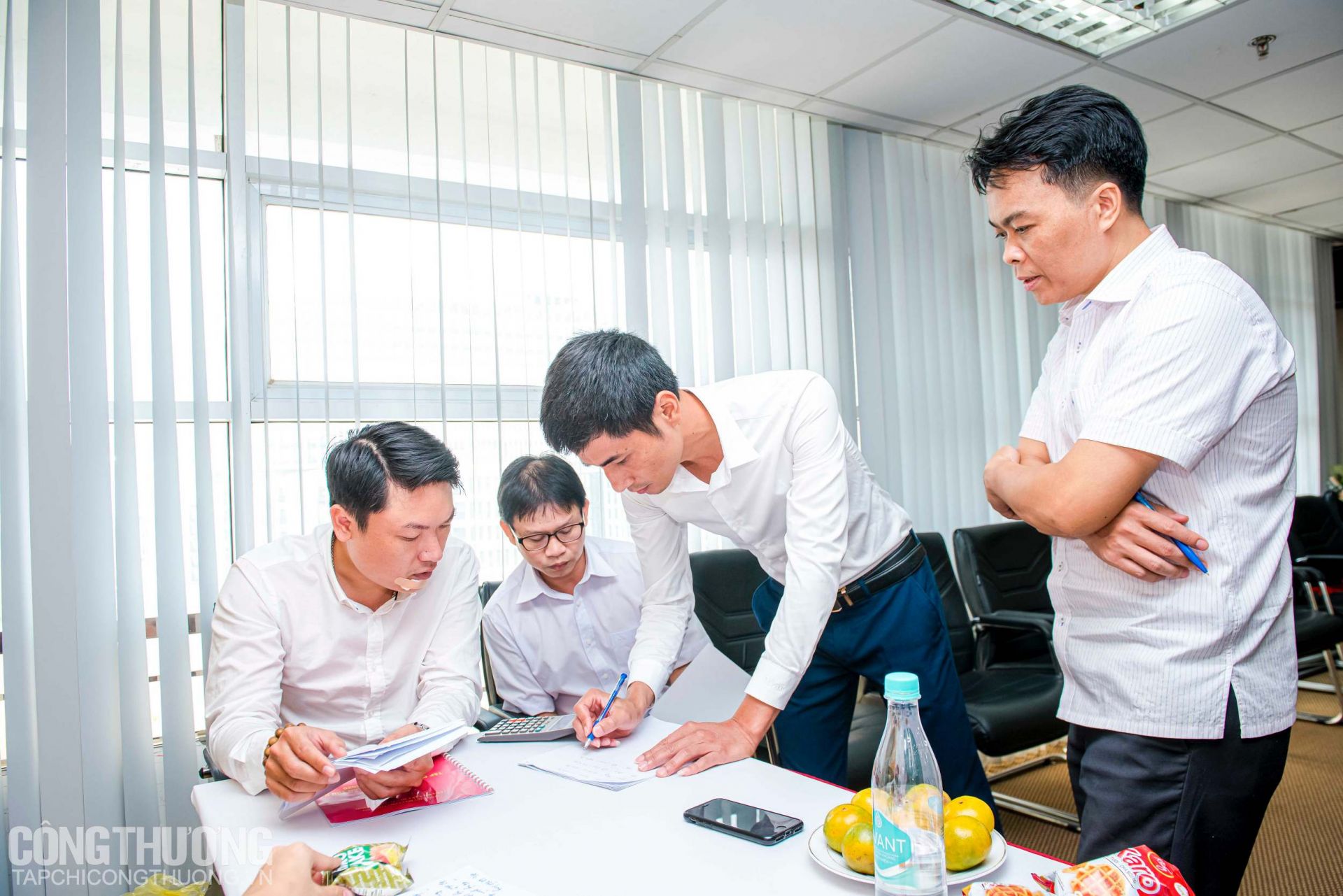 Bỏ phiếu và kiểm phiếu bầu cử Chi ủy Chi bộ nhiệm kỳ 2020 - 2025 Bỏ phiếu và kiểm phiếu bầu cử Chi ủy Chi bộ nhiệm kỳ 2020 - 2025