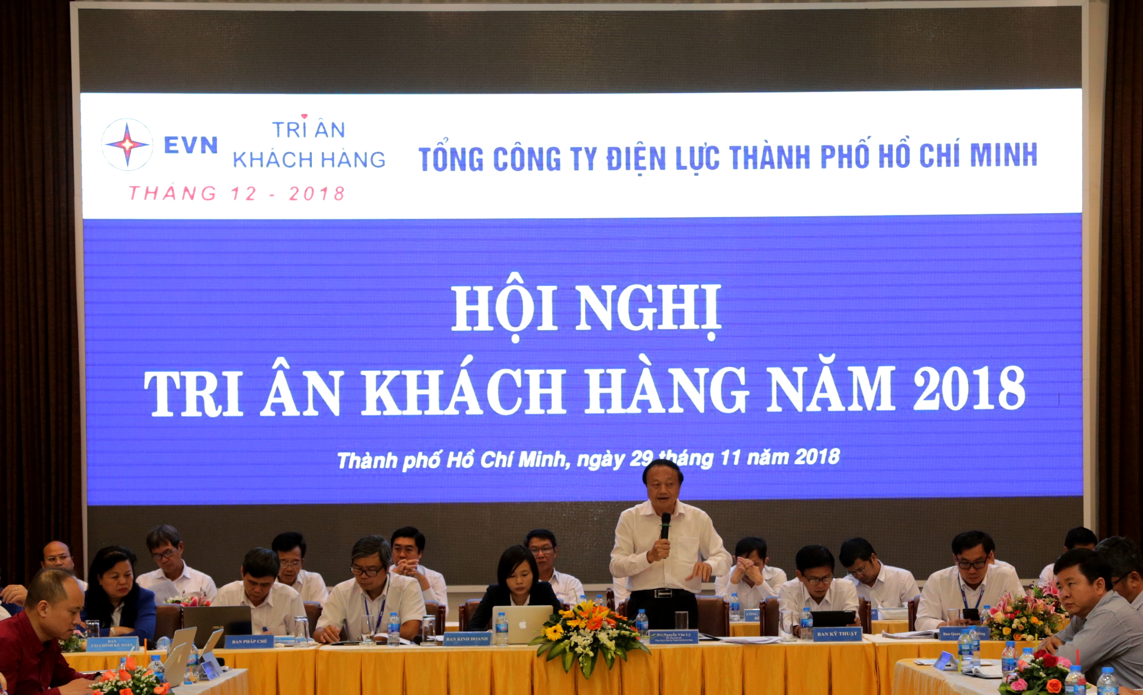 Tháng tri ân khách hàng là cơ hội để chúng tôi thể hiện sự biết ơn đến khách hàng của mình. Với mong muốn thực sự mang lại giá trị cho khách hàng, chúng tôi sẽ cung cấp các sản phẩm và dịch vụ hoàn hảo hơn. Hãy đến với chúng tôi để tận hưởng một tháng ưu đãi đặc biệt và trải nghiệm dịch vụ chu đáo.