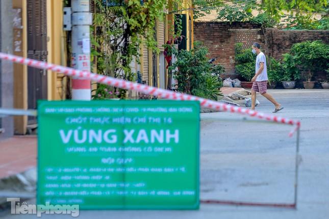Hà Nội bắt đầu thiết lập 'vùng xanh' an toàn với dịch COVID-19 ảnh 10