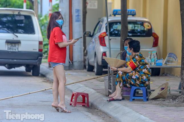 Hà Nội bắt đầu thiết lập 'vùng xanh' an toàn với dịch COVID-19 ảnh 11