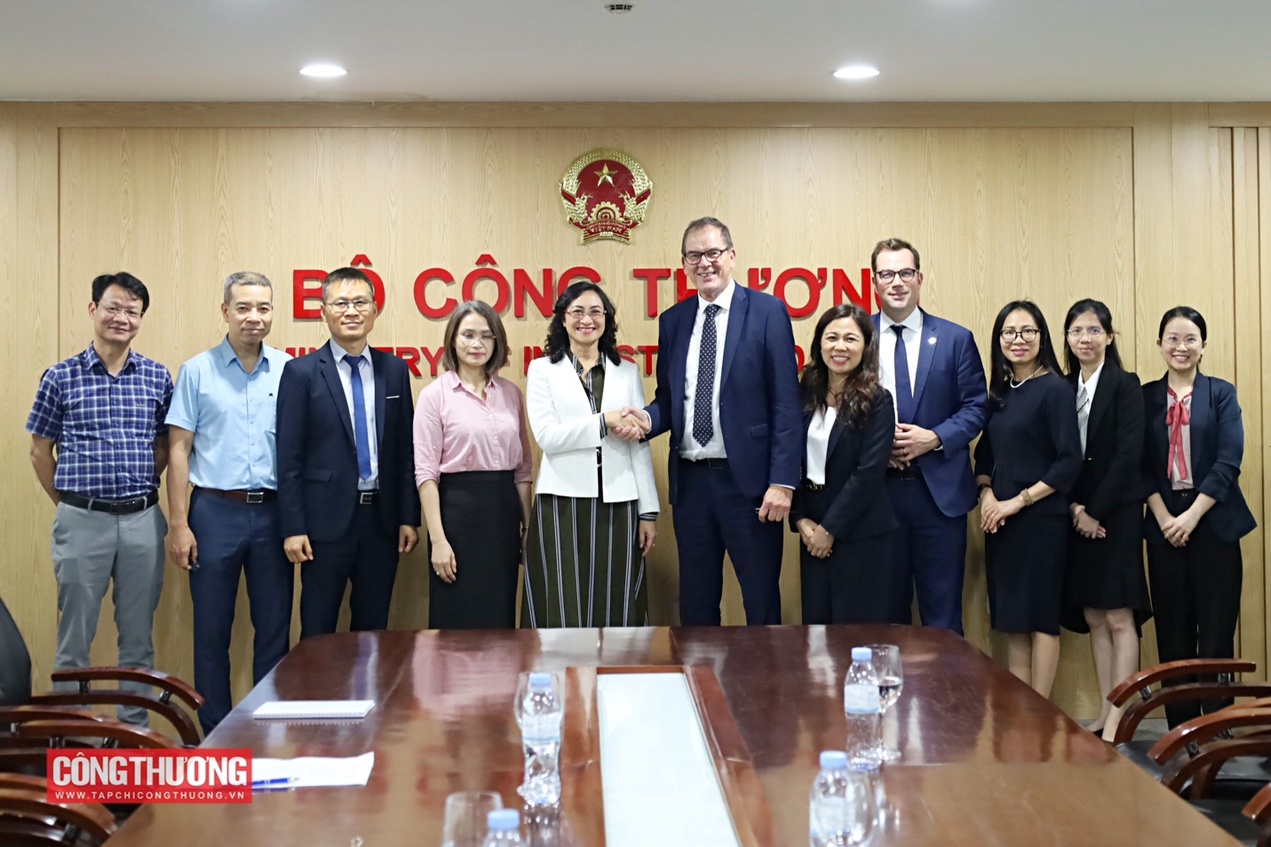 Thứ trưởng Bộ Công Thương Phan Thị Thắng tiếp và làm việc với Tổng Giám đốc UNIDO